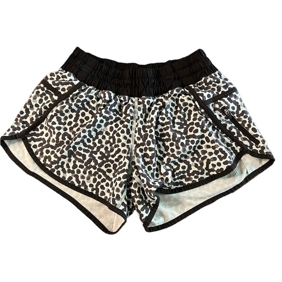 LULULEMON WOMENS ATHLETIC TRACKER III ACE SPOT SHORTS SIZE 6 - Picture 1 of 10
